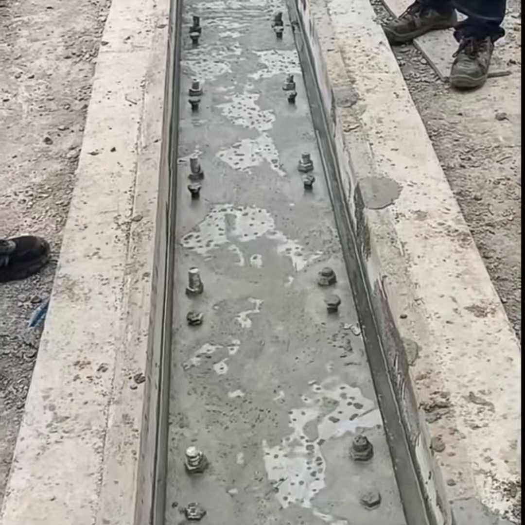 涪城港口码头起重机龙门吊重型机械设备稳固用早强快凝轨道胶泥